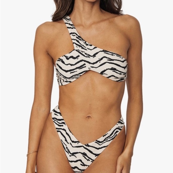 Weworewhat Asymmetrical bikini Tiger one shoulder top NO SIZE TAG - Picture 1 of 7